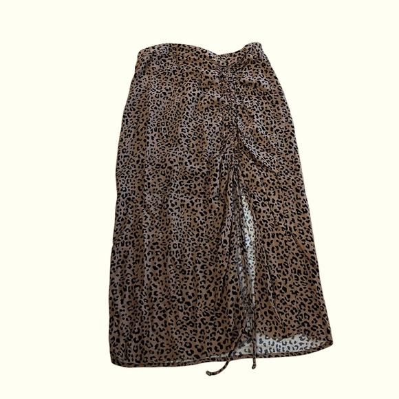 Urban Romantics Leopard Print Ruched Skirt Size S | Adjustable Slit Midi - Picture 1 of 8
